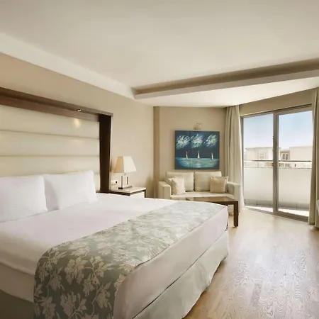 Hotel Ramada Plaza 5*